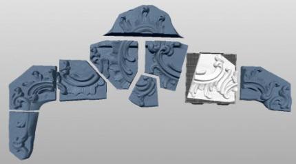 Größe der Modelle im Verhältnis zur Bauplatte (rechts die schwarze Platte unter der weißen Form)