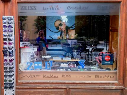 Gesamtbild mit Designer, Fahrrad 🙂