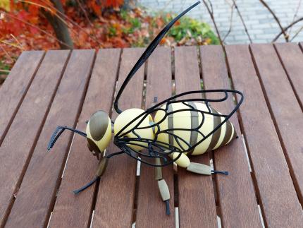 Sári: großes, modulares Arbeiterbienenmodell